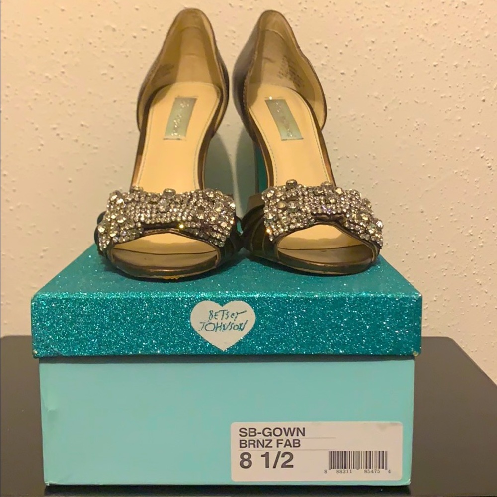 Blue by Betsey Johnson | SB-GOWN heels